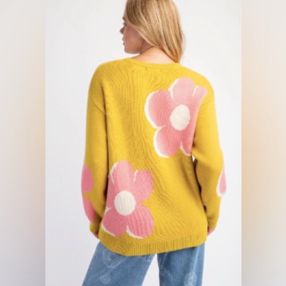 NWT EASEL FLOWER POWER OVERSIZED SWEATER - Picture 3 of 5